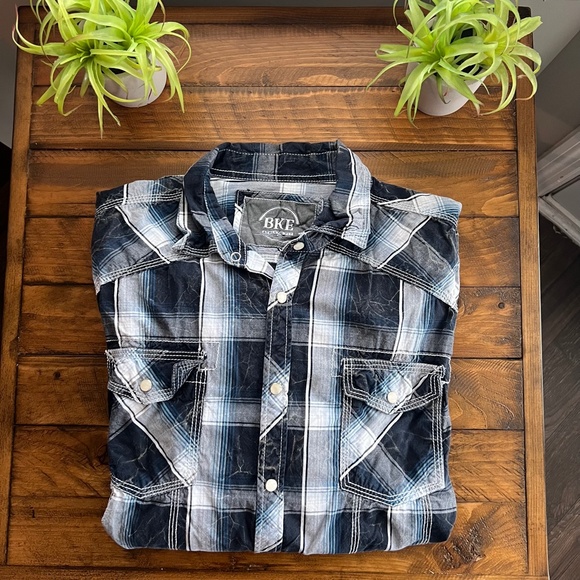 BKE Navy White Plaid Button Down - L - Picture 4 of 8